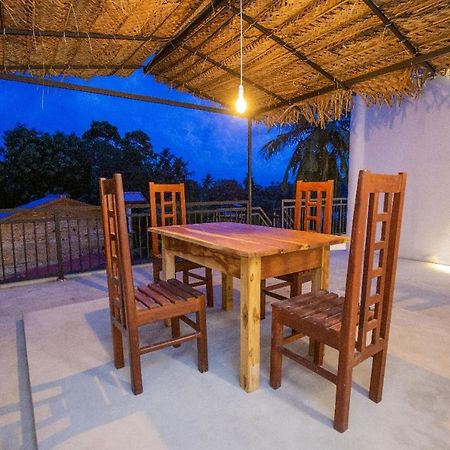 Happy House Hiriketiya Bed & Breakfast Dickwella Exterior photo