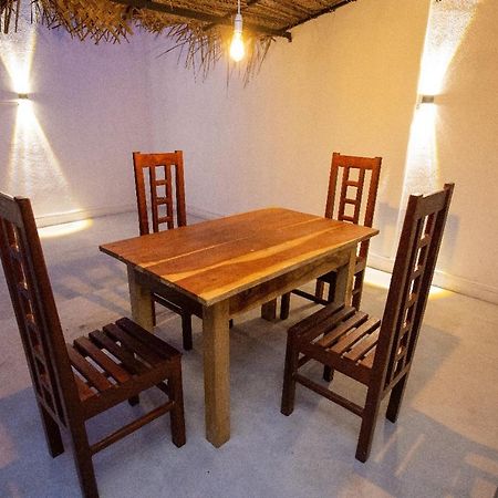 Happy House Hiriketiya Bed & Breakfast Dickwella Exterior photo