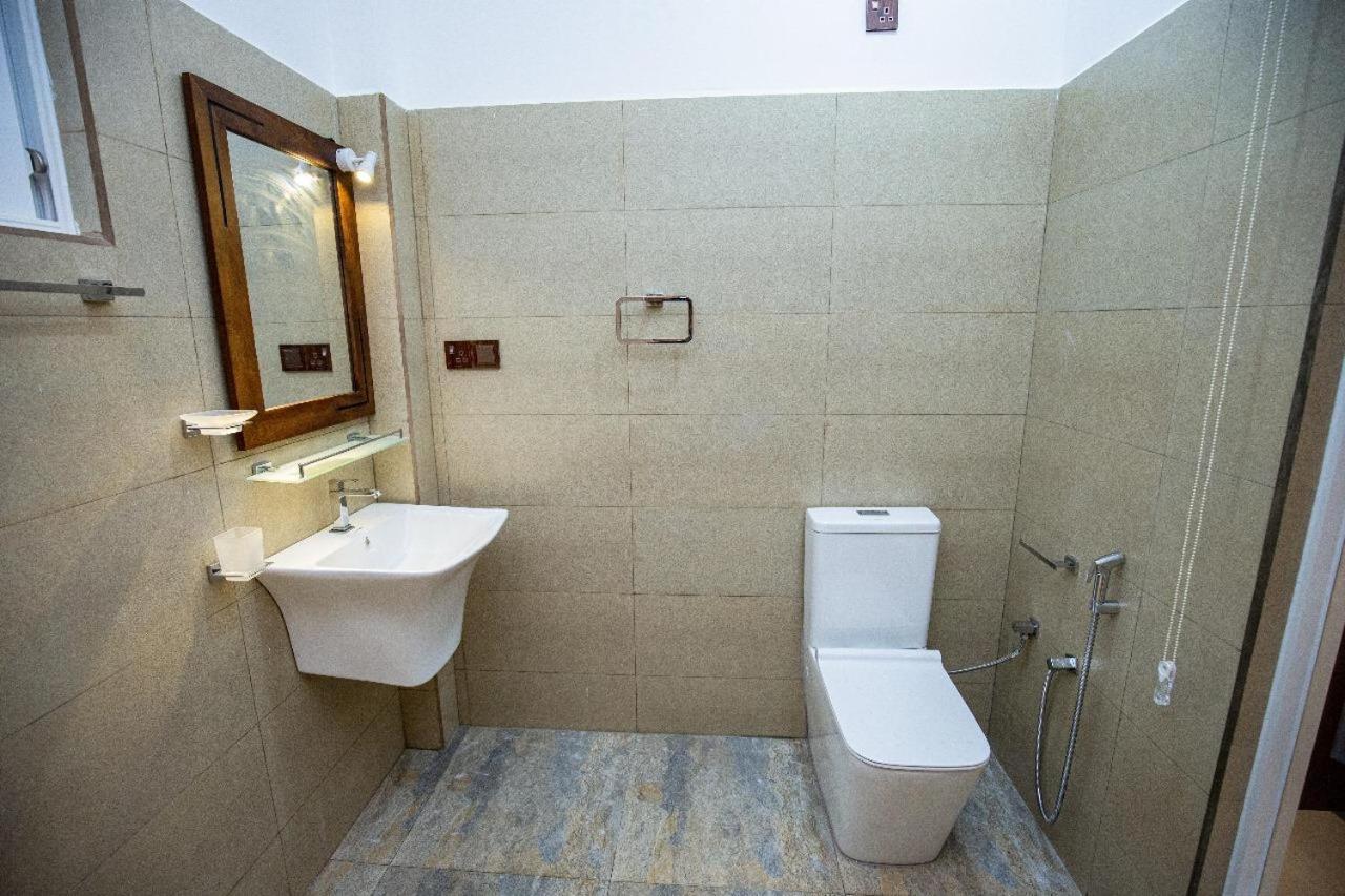 Happy House Hiriketiya Bed & Breakfast Dickwella Exterior photo